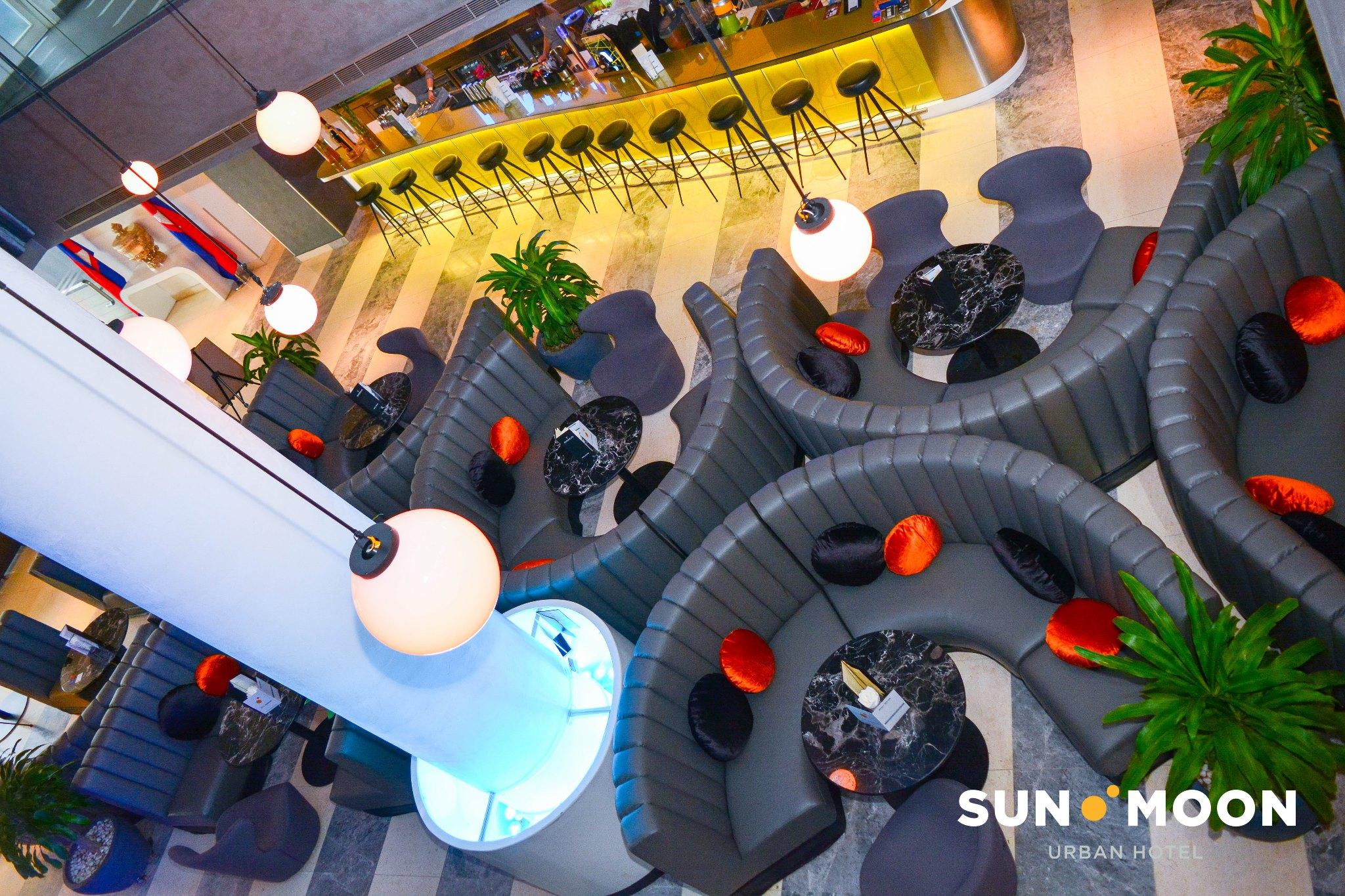 Sun & Moon, Urban Hotel Phnom Penh Exteriör bild