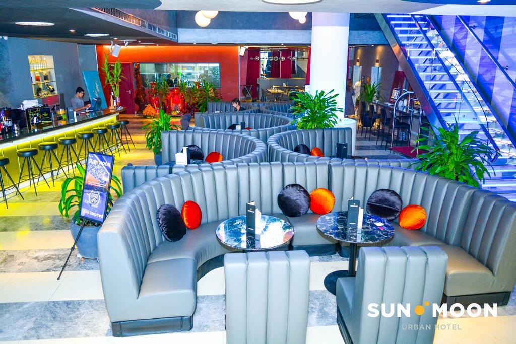 Sun & Moon, Urban Hotel Phnom Penh Exteriör bild